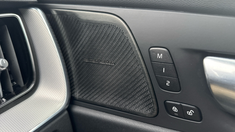 Volvo XC60 2.0 B4D Plus Dark 5dr AWD Geartronic Diesel Estate